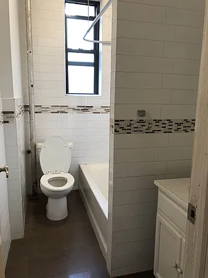 Rented by Lang Realty LLC | media 8