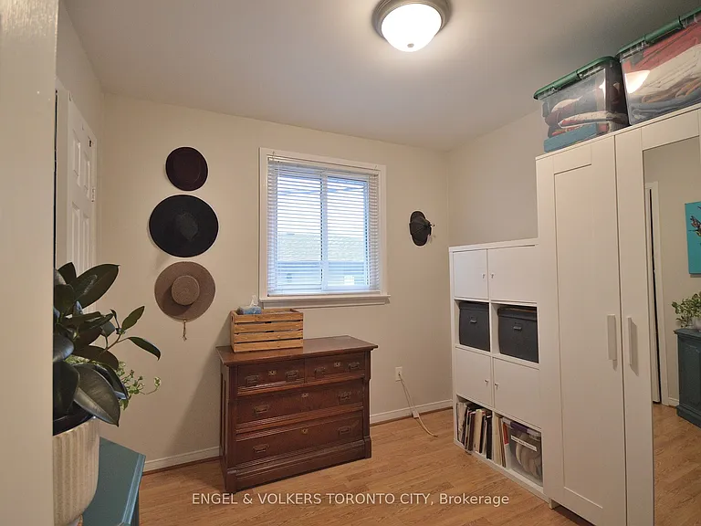 158 Cherrywood Dr #UPPER — Photo 32