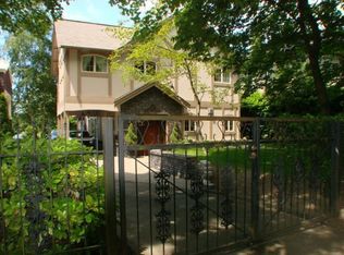 913 14th Ave E, Seattle, WA 98112