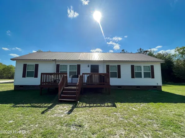 573 Autrytown Road, Elizabethtown, NC 28337