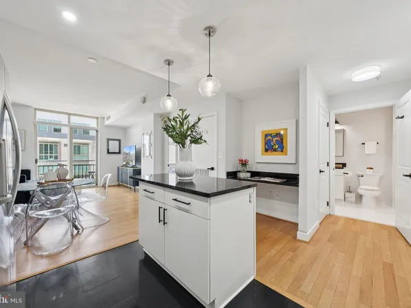 155 Potomac Psge Unit 320, Oxon Hill, MD 20745