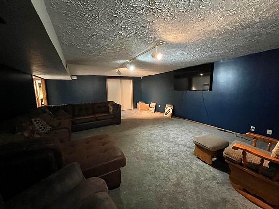 5th image of 411 Lealand Cir
