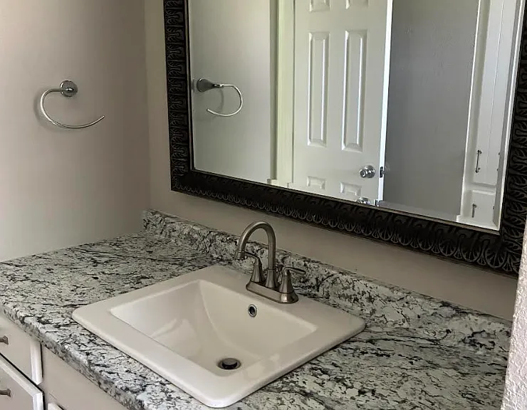 253 N Moore Ave — Photo 11