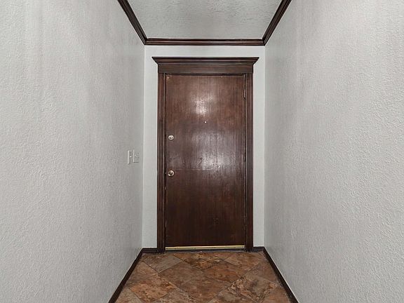 4th image of 37 SW 100th St