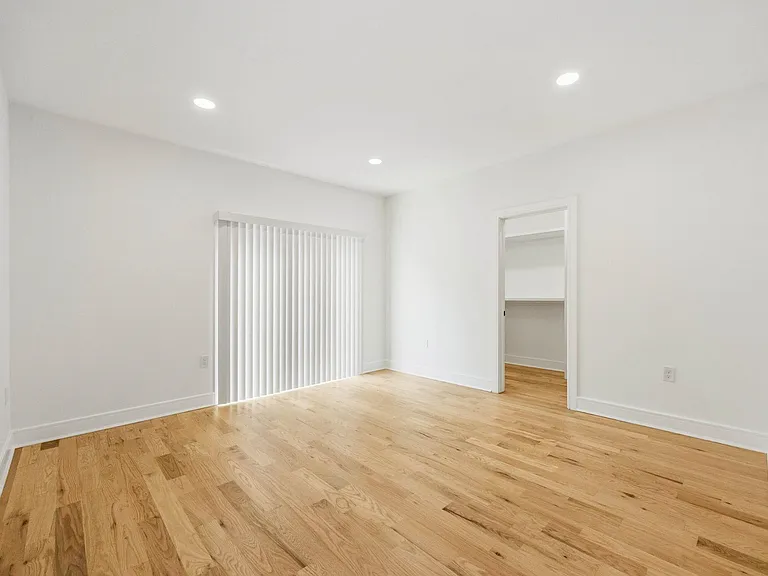 525 Washington St #2 — Photo 9