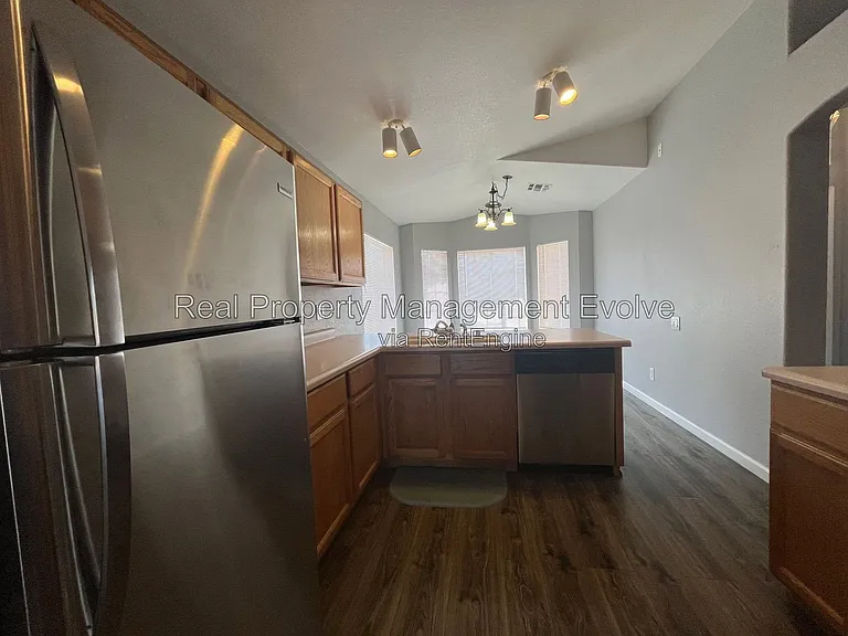 6246 W Blackhawk Dr — Photo 5