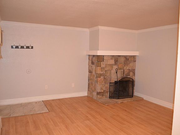 3rd image of 302-30 Pearl St #302