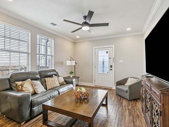 3rd image of 4721 Erato St #F