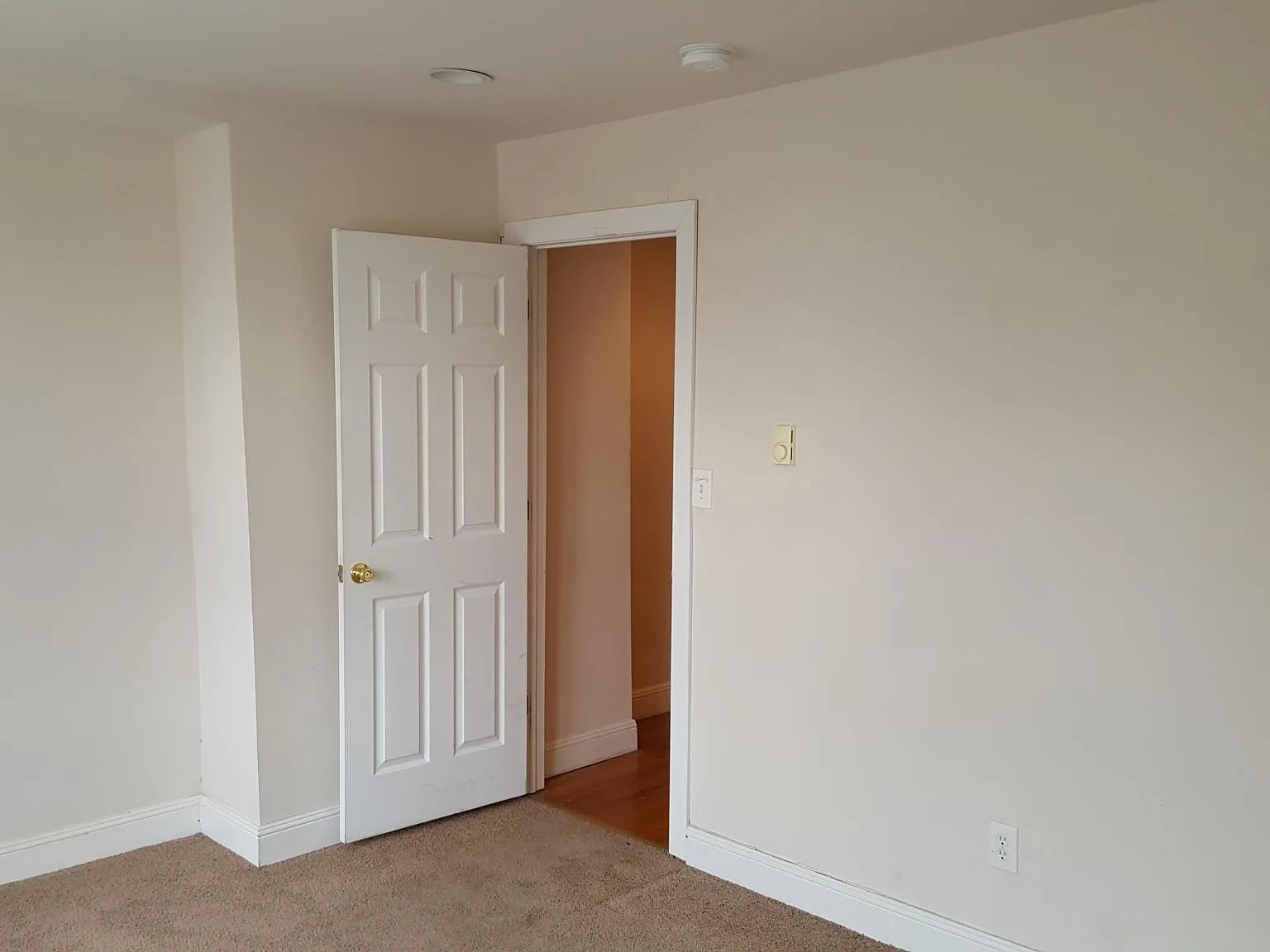 2319 Wharton St — Photo 4