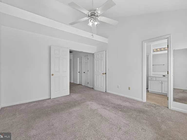 12054 Edgemere Cir — Photo 19