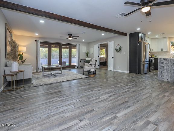 4th image of 3501 N Camino Esplanade