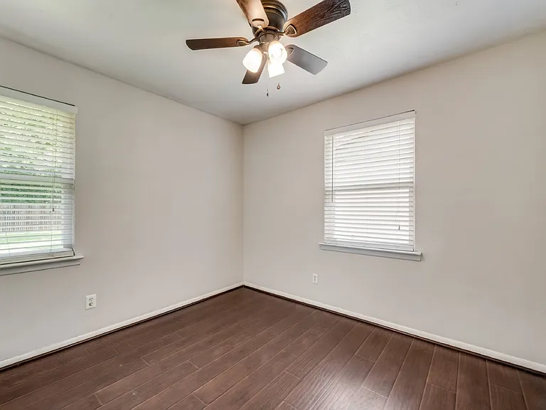 438 Daniel St — Photo 13