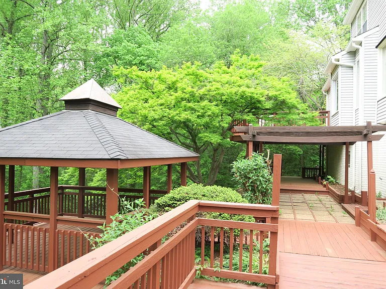 10295 Dunn Meadow Rd — Photo 35