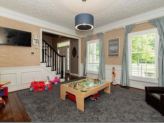 5th image of 1780 Forest Oaks Dr