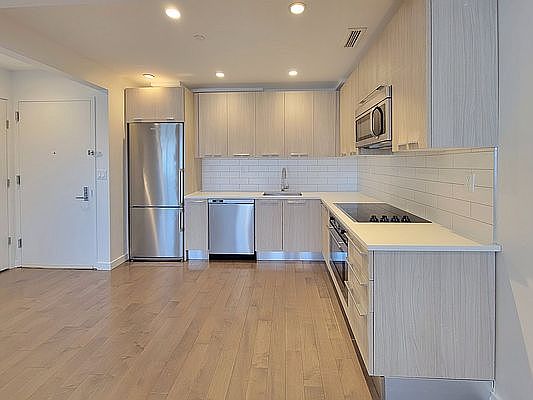 2nd image of 3040 21st St APT 203