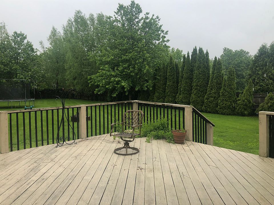 2nd image of 554 Glen Meadow Rd