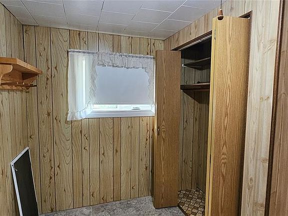 4th image of 306 2nd Ave
