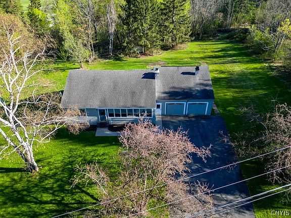 4th image of 172 Hinman Rd