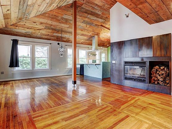 3rd image of 511 W Polk St