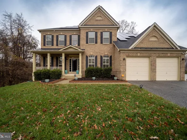2823 Trotter Park Ln, Lanham, MD 20706