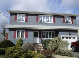 269 Adriana St, Saddle Brook, NJ 07663