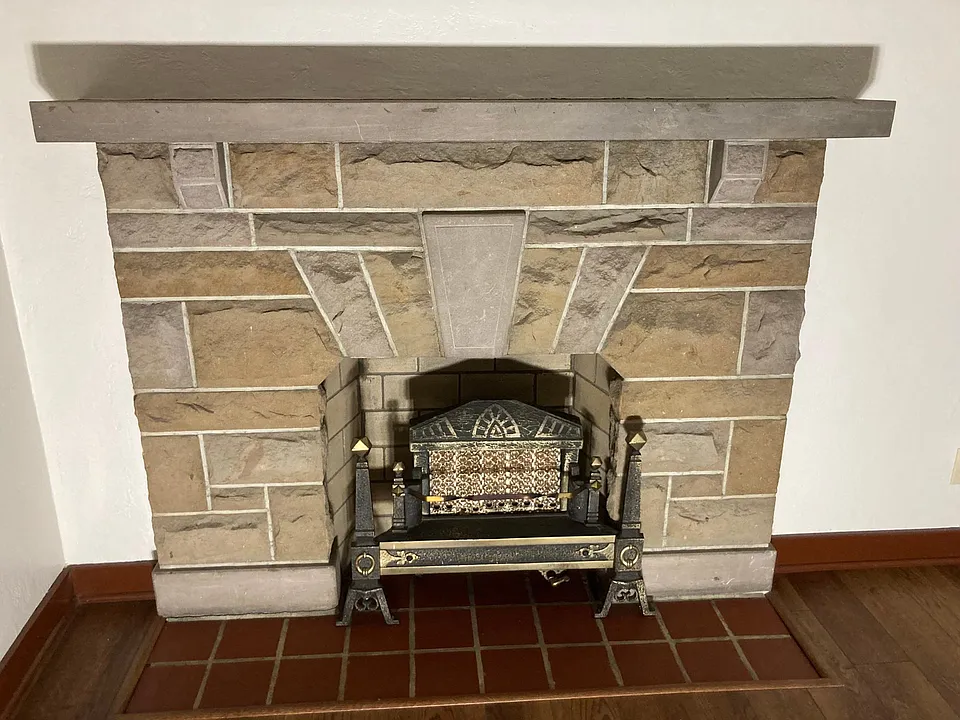 Decorative LR fireplace