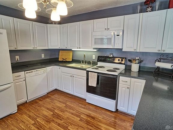 4th image of 1015 White Pine St
