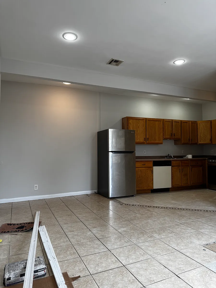 Building Photo - 109 Irene St #1