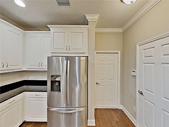 5th image of 10733 Avery Park Dr