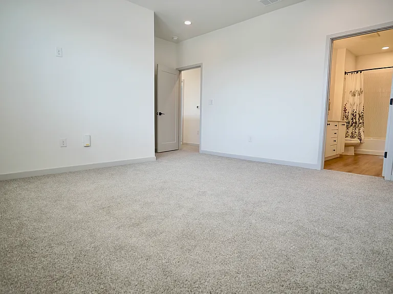 1008 Barbarosa Rd — Photo 10