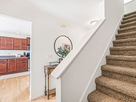 5th image of 2334 Harwood St