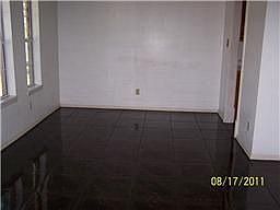 2nd image of 607 Martin Ln
