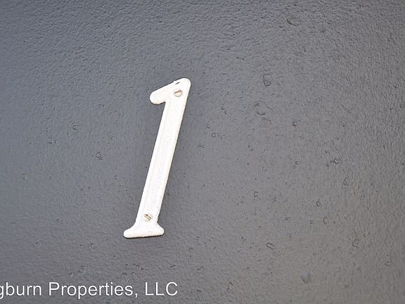 3rd image of 1426 Glade St APT 1