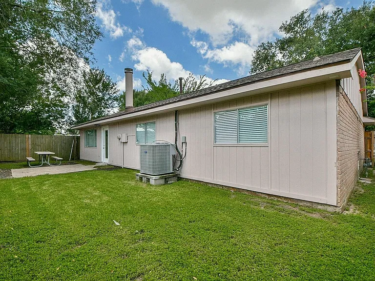 2622 Olympus Dr — Photo 17