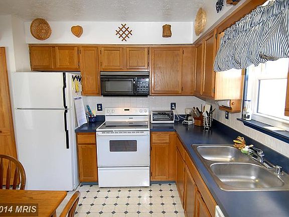 4th image of 15077 Barkwood Dr