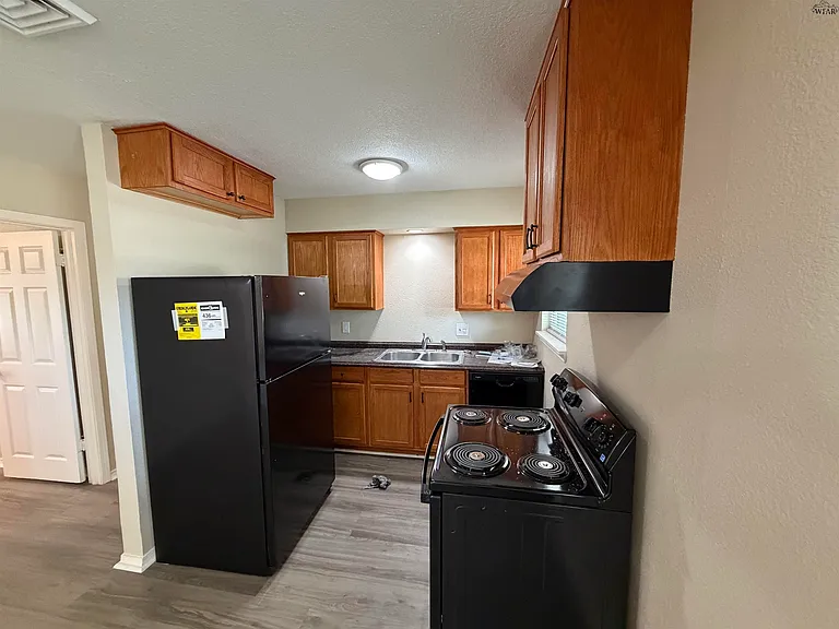1417 Covington St — Photo 4