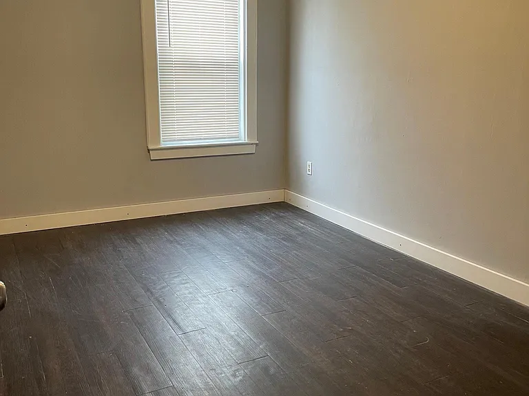 129 Green St — Photo 3