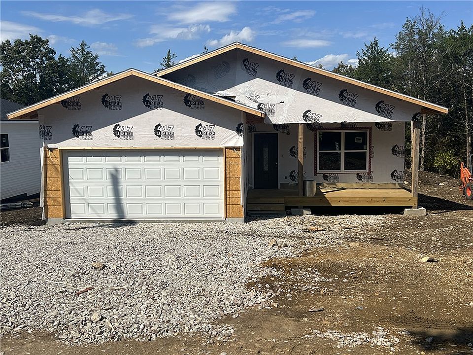 1st image of 93 W Larchwood Dr