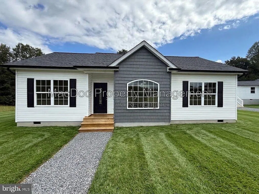 3 bed, 2.0 bath, 1000 sqft, $2,145 — Photo 1