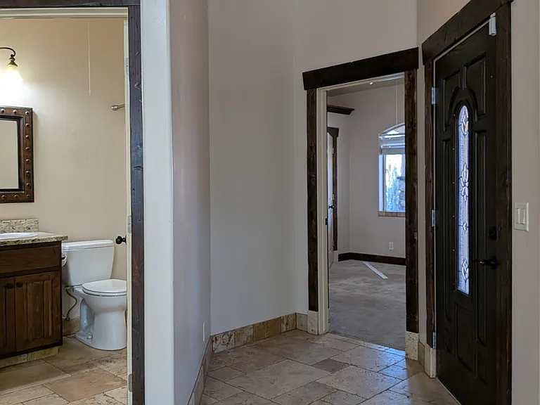 2990 E Riverside Dr — Photo 10