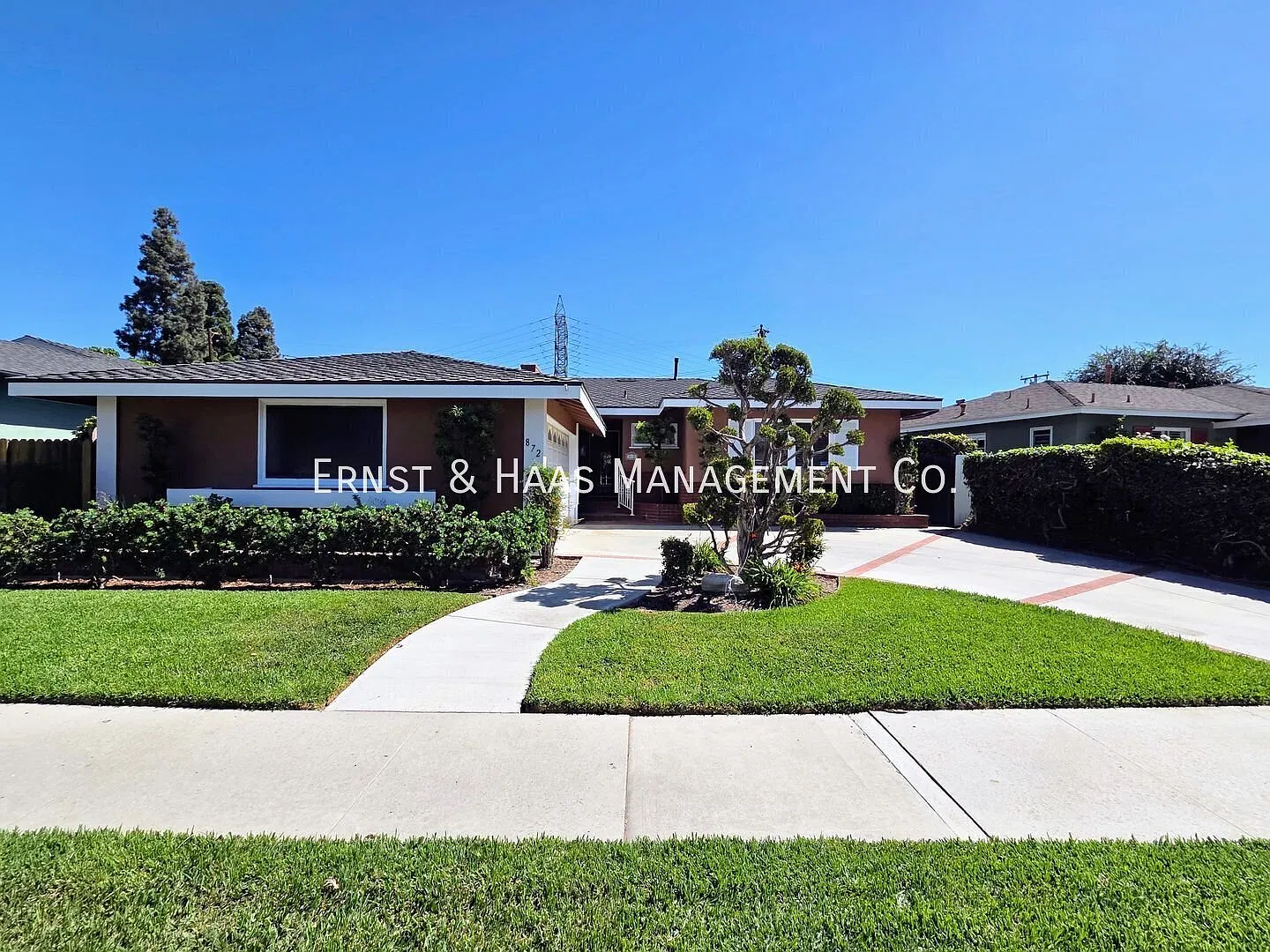 Beautiful 4-Bedroom Home in Quiet Long Beach Neighborhood! — Photo 1
