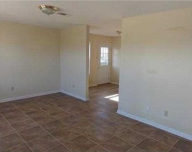 4th image of 108 Phillip Ct