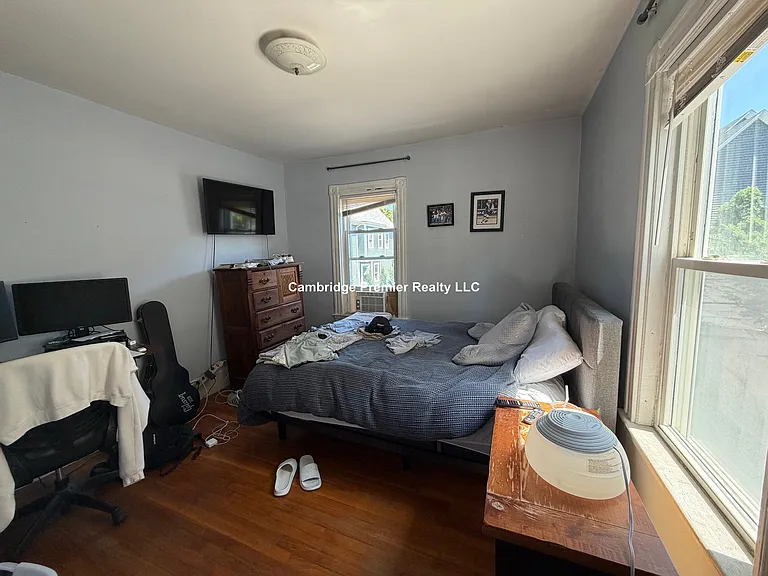 35 Rogers Ave — Photo 20