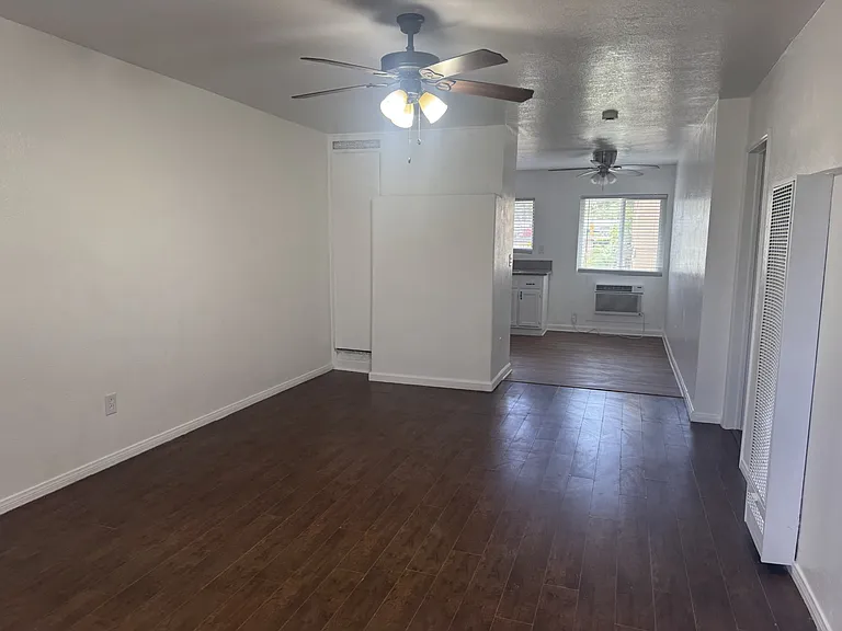 1330 W 8th St — Photo 4