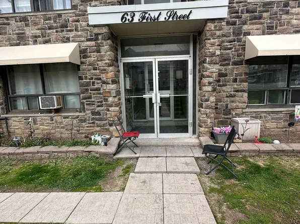 63 1st St #A2, Orangeville, ON L9W 2E6