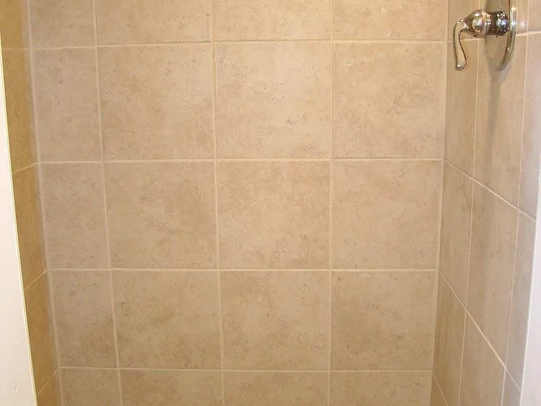 645 S Whitcomb St #B — Photo 8