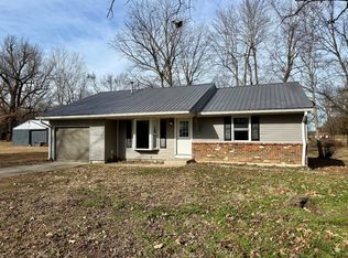 660 W 1st St, Calhoun, KY 42327