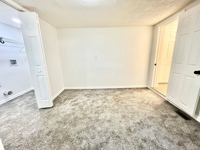 1118 W Whitney Ave — Photo 24