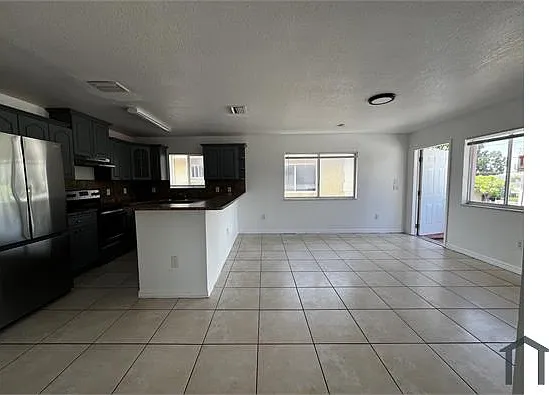 3 bed, 1178 sqft, $2,700 — Photo 4