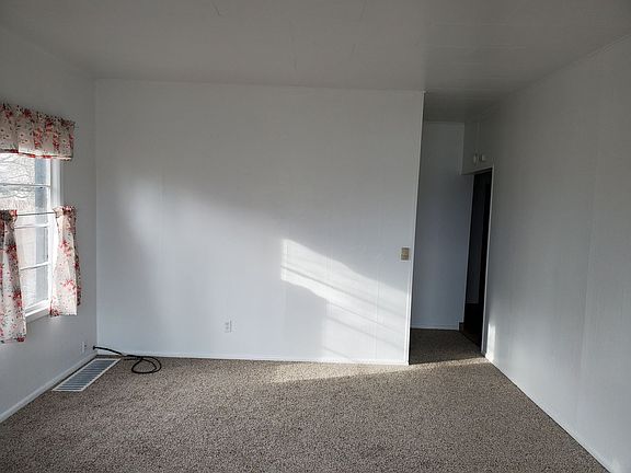 5th image of 2106 3rd St